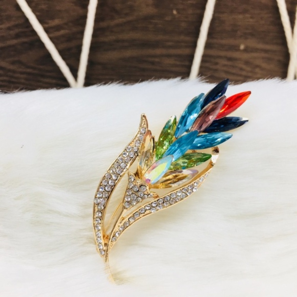 Eye-catching Leaf Crystal Rhinestone Brooch New